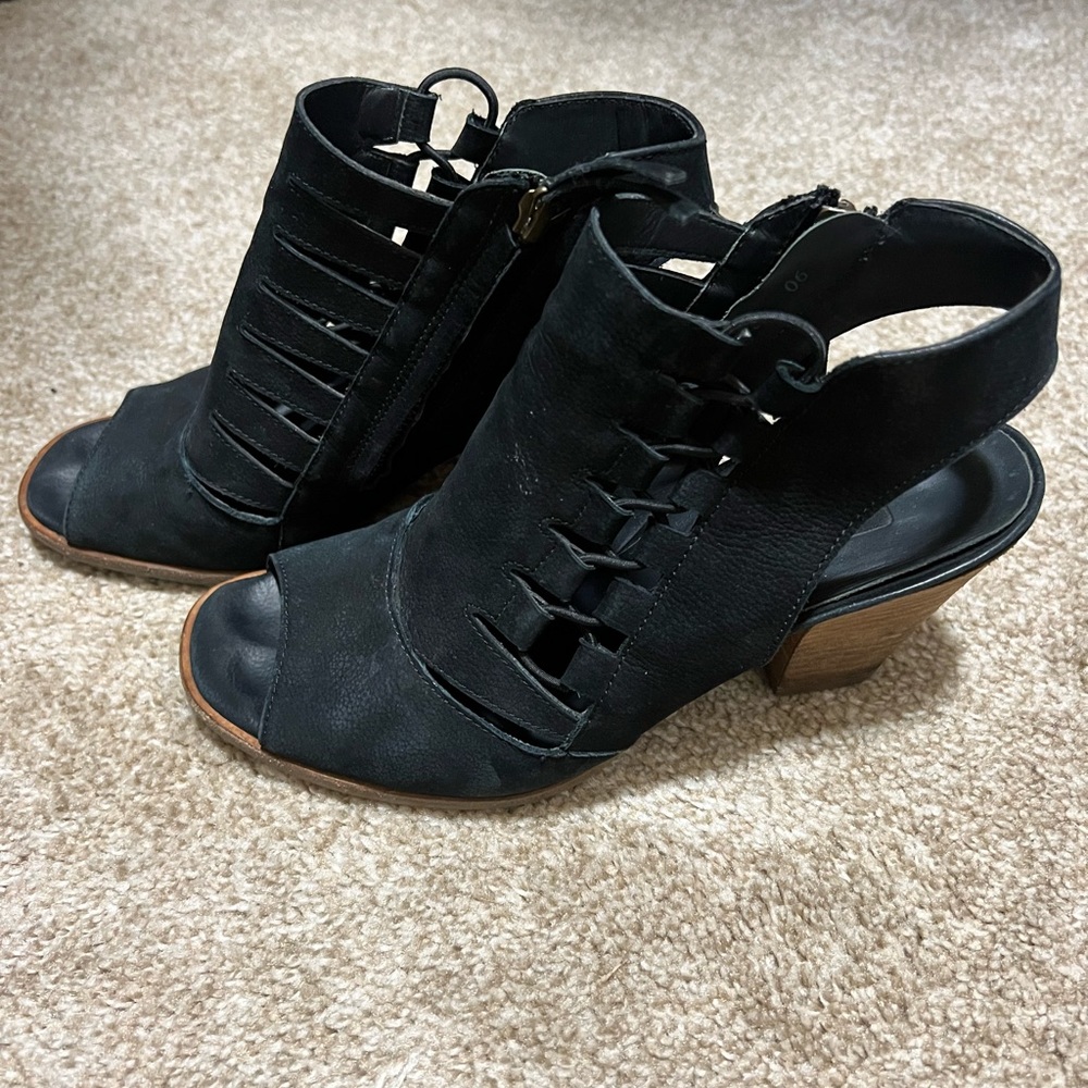 Paul green black suede heels